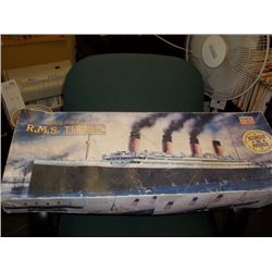 Model of R.M.S. Titanic 1/35 Scale