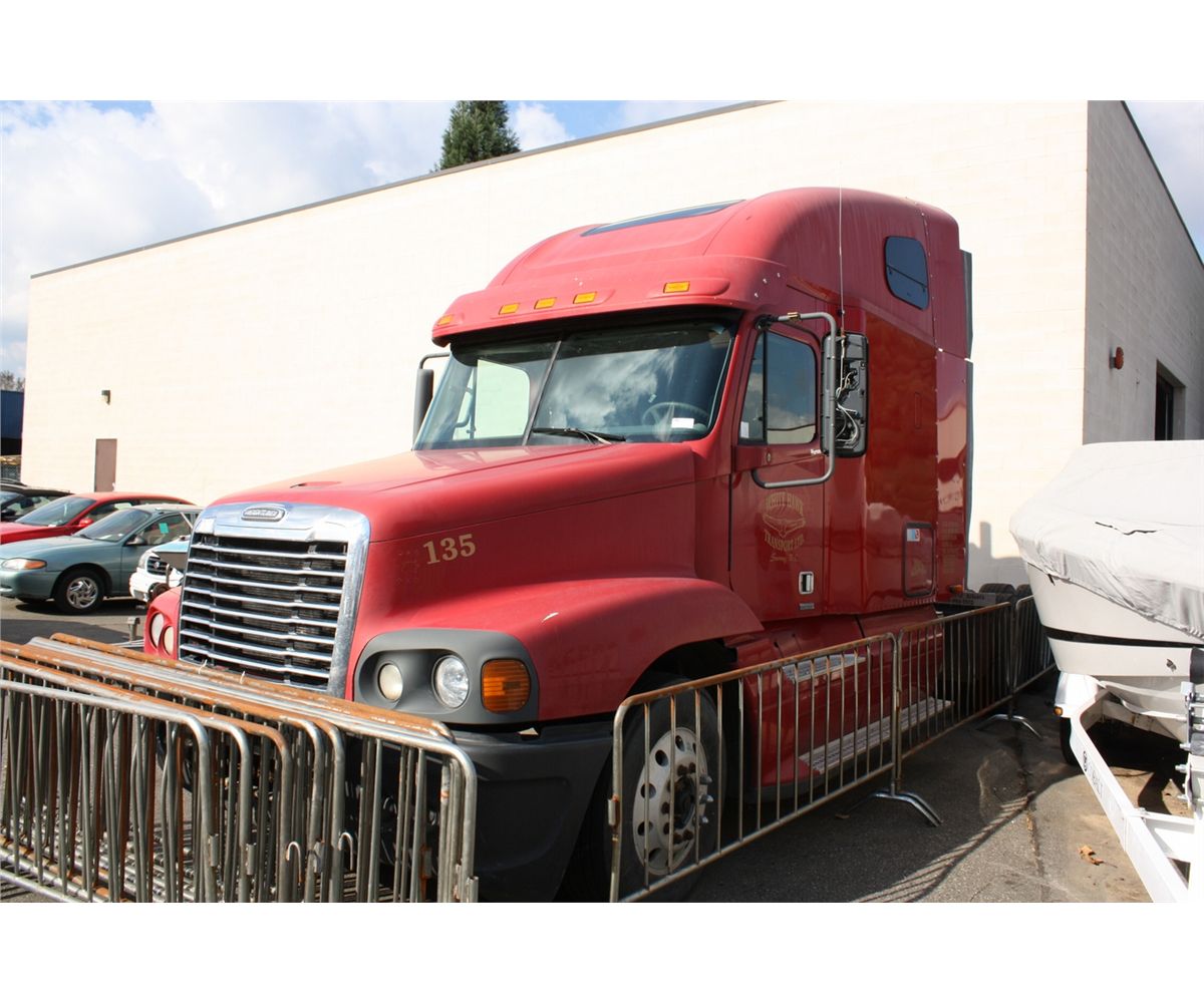 FREIGHTLINER CENTURY CLASSIC RED WITH SERIES 60 DETROIT 435HP ENGINE ...