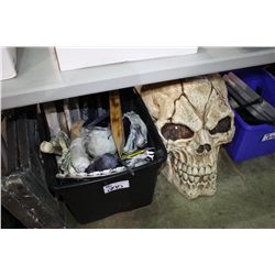 ASSORTED HALLOWEEN DECORATIONS