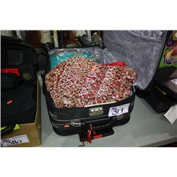 2 SUITCASE WITH ASSORTED CLOTHING