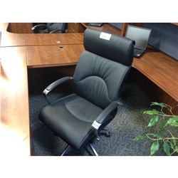 BLACK LEATHER HIBACK EXECUTIVE CHAIR