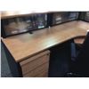 Image 3 : 6`X 6`MAPLE AND BLACK CORNER RECEPTION STATION