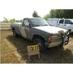 1990 Chev 1500 4x4 pick-up 1GCEK14K6LE262338