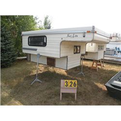 Sunlight 8ft pick-up pop up camper w/jacks