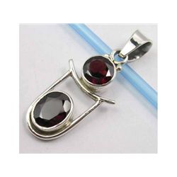 4.70g Pendant of Garnet Sterling Silver
