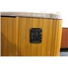 Image 6 : 92" X 92" CAL SPAS AQUA SERIES HOT TUB WITH SUNSET STORM INTERIOR AND TEAK CABINET.