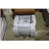 Image 2 : SPA BEYOND MODEL SB309  MASSAGING PEDICURE CHAIR WITH JETTED FOOTBATH AND TECHNICIAN CHAIR