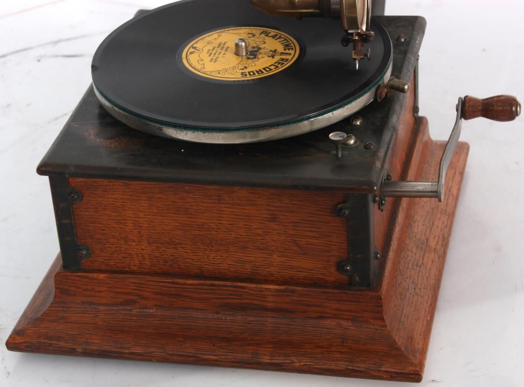 Victor Type R Disc Phonograph