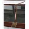 Image 3 : Mahogany Countertop Showcase