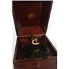 Image 9 : Victor VV-XI Table Model Victrola