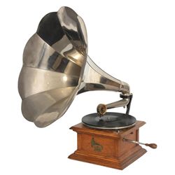 Oak Columbia Type AV Phonograph