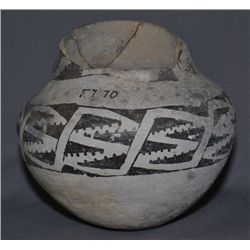 ANASAZI POTTERY JAR