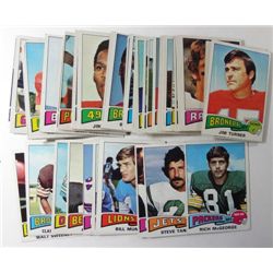 100-1975 Topps Football Cards, Mostly EM-NM