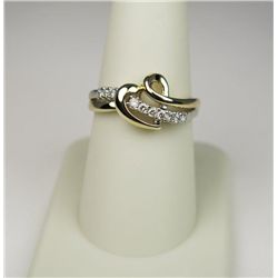 Fashionable 10 Karat Yellow Gold Ladies Ring