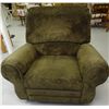 Image 2 : Overstuffed excellent Recliner.