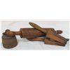 Image 1 : Vintage Kitchenware (3 pieces)