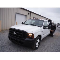 2005 FORD F350 XL CREW CAB FLATBED, S/N 1FDWW36P45EA50162, 6.0L INT. DIESEL, A/T, P/S, A/C, FLATBED 
