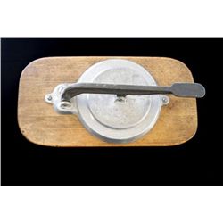 Vintage One hamburger press