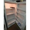 Image 2 : UP RIGHT FREEZER - WORKING