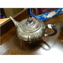 SILVER STYLE TEA POT