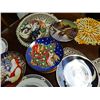 Image 1 : LOT OF VINTAGE COLLECTABLE PLATES