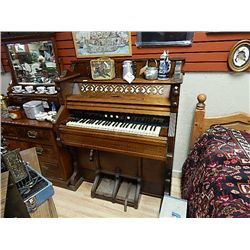 PUMP ORGAN - VINTAGE CLINTON ONTARIO MAHOGANY CASED