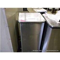 RUBBERMAID STAINLESS STEEL WASTEBASKET (print sequence:) 54061