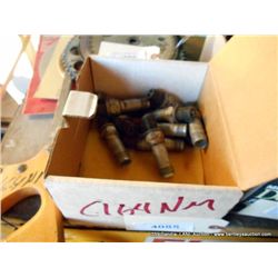 BOX: AUTOMOBILE SPARKPLUGS