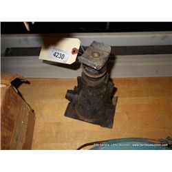 HYDRAULIC JACK