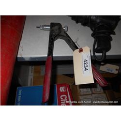 RIVET GUN