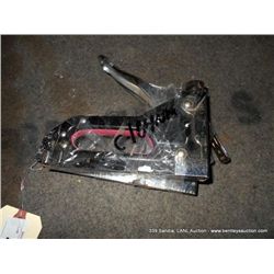 LOT: STAPLE GUNS, 2X THE MONEY