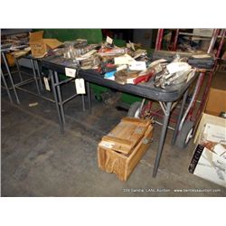 FOLDING TABLE
