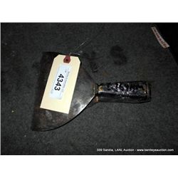 LOT: MUD KNIVES, 2X THE MONEY