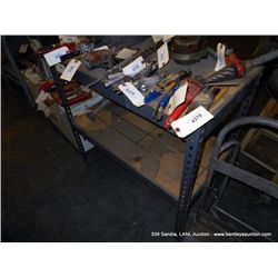 LOT: METAL TABLE