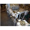 Image 1 : METAL TABLE