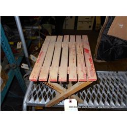 MINI FOLDING TABLE