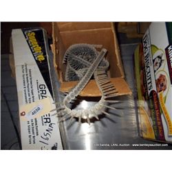 BOX: SCREWS