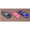 Image 1 : 3 VINTAGE MAISTO DIECAST METAL CARS JAGUAR, CORVETTE