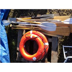 Pallet - Oars & paddles (12), Life preservers (2)