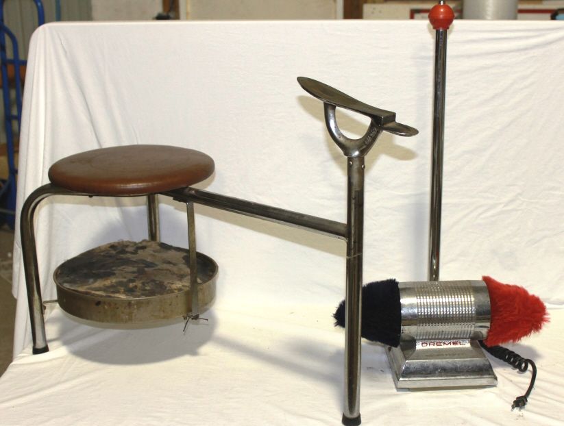 Shoe Shine Bench And Polisher