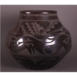 Carmelita Dunlap Very Large Black on Black Pottery,