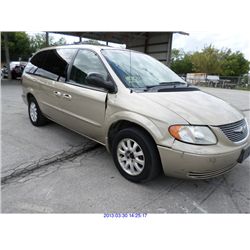 2002 - CHRYSLER TOWN AND COUNTRY // REBUILT SALVAGE