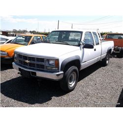 2000 Chevrolet C/K 2500 Pickup, 4WD, 297,364 MILES VIN:1GCGK29F9YF512456, Pickup, 4WD, V8, 6.5L T TI