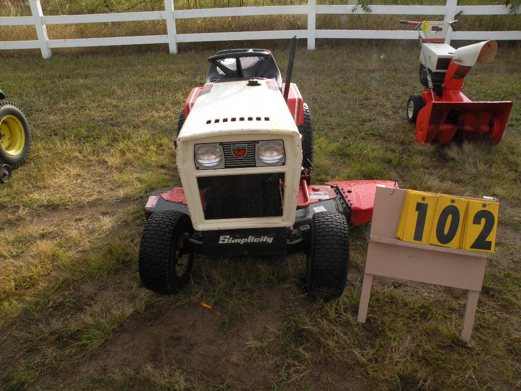 Simplicity 7116 hydro riding mower 001134