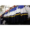 Image 2 : LOT OF 235 WHITE ST. LOUIS JERSIES