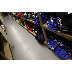 LOT OF APROX. 500 SHORTS