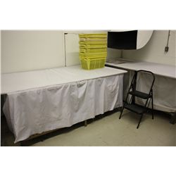 LOT OF ASSORTED WAREHOUSE ITEMS INC: 2 LAYOUT TABLES, TALL STEPS, SHORT STEPS AND BASKETS