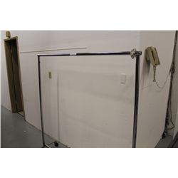 ROLLING CLOTHING RACK