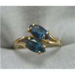 14k Gold Ring w/ blue stones - 3.3 Grams