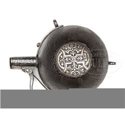 EXTREMELY FINE AND RARE SAXON POWDER FLASK, CIRCA 1587.